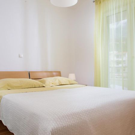 Apartments Ivandic Tučepi エクステリア 写真