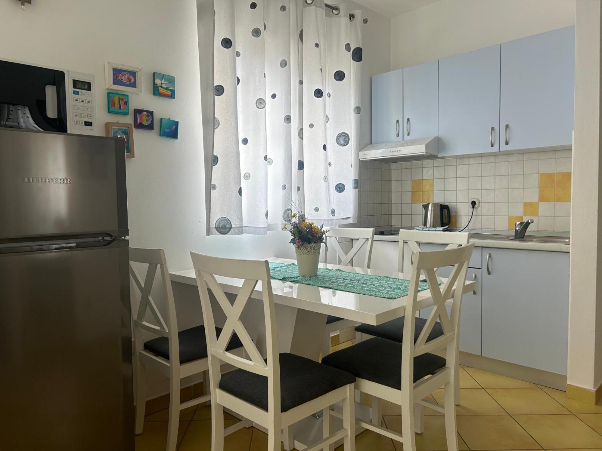 Apartments Ivandic Tučepi エクステリア 写真