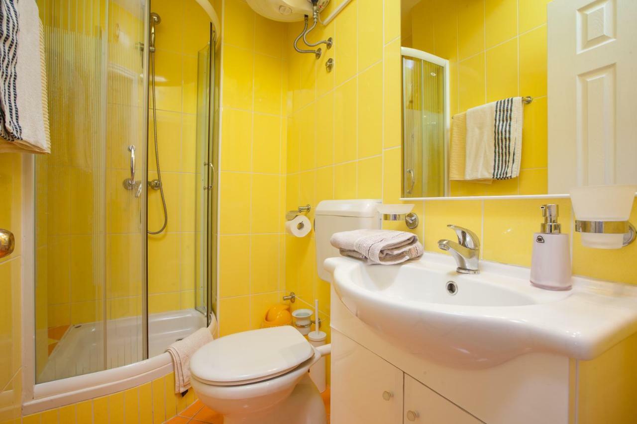 Apartments Ivandic Tučepi エクステリア 写真