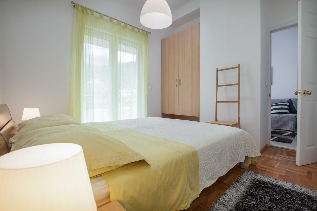 Apartments Ivandic Tučepi エクステリア 写真