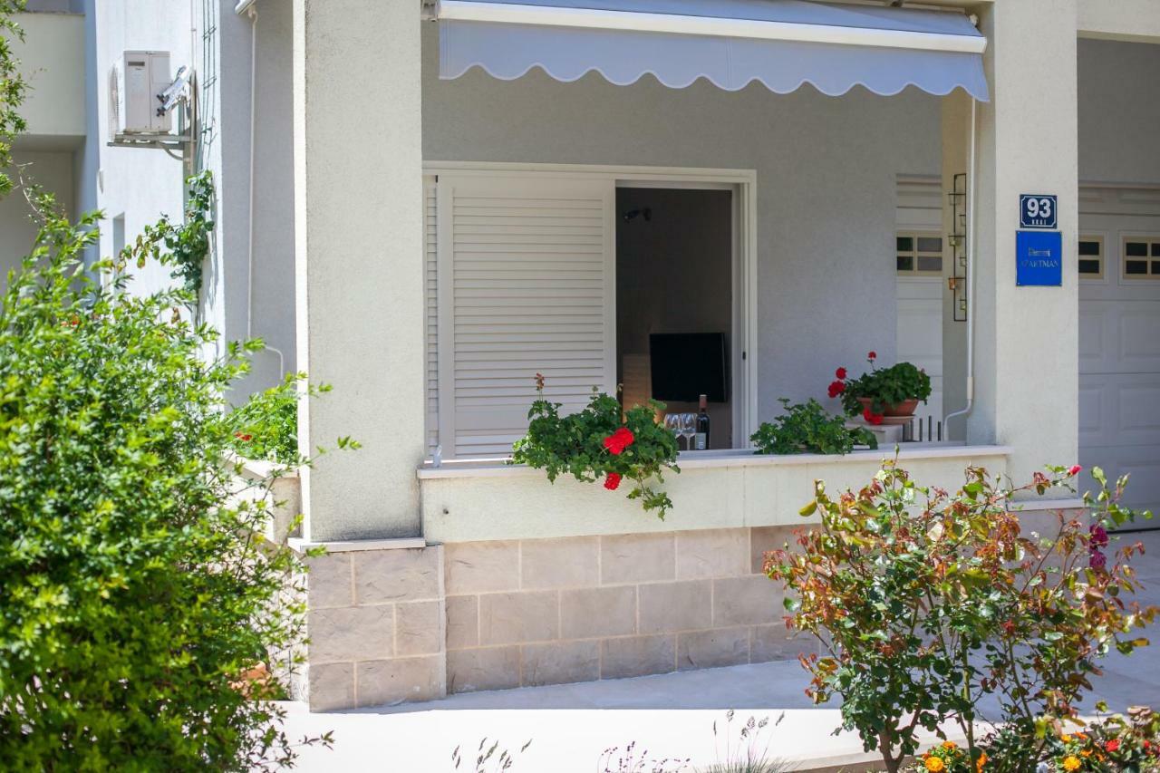 Apartments Ivandic Tučepi エクステリア 写真