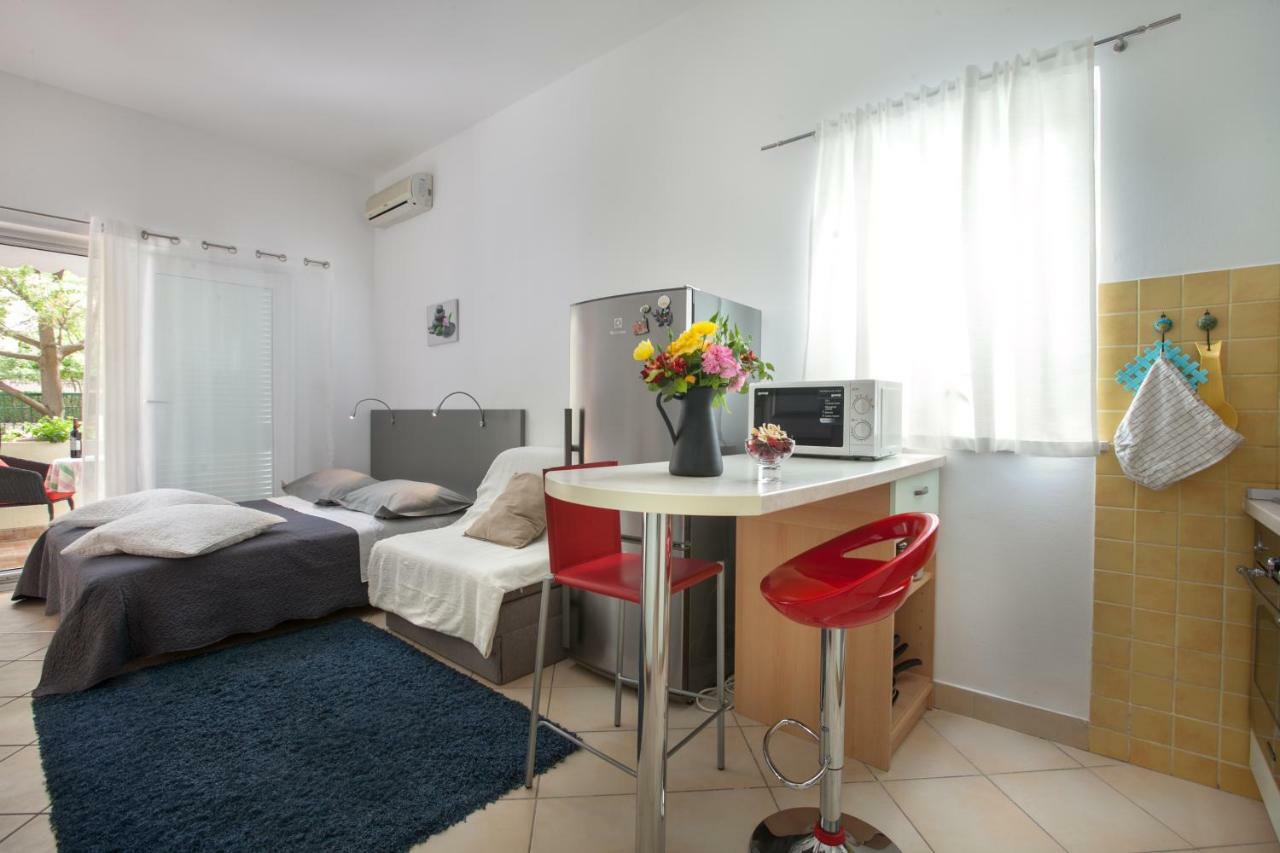 Apartments Ivandic Tučepi エクステリア 写真