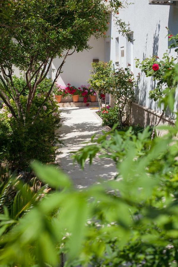 Apartments Ivandic Tučepi エクステリア 写真