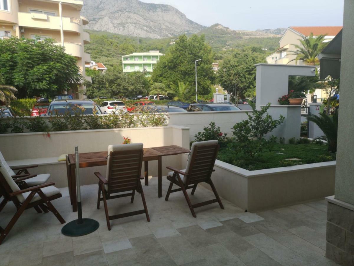 Apartments Ivandic Tučepi エクステリア 写真
